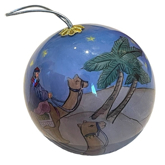 Figi “Inside Art”  Magi Follows The Star Christmas Hand Painted Glass Ornament - Picture 3 of 10